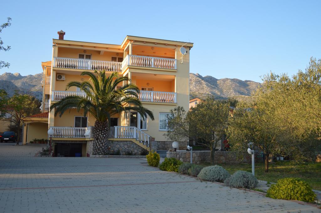 Apartments Zdenka Starigrad Paklenica Exterior photo