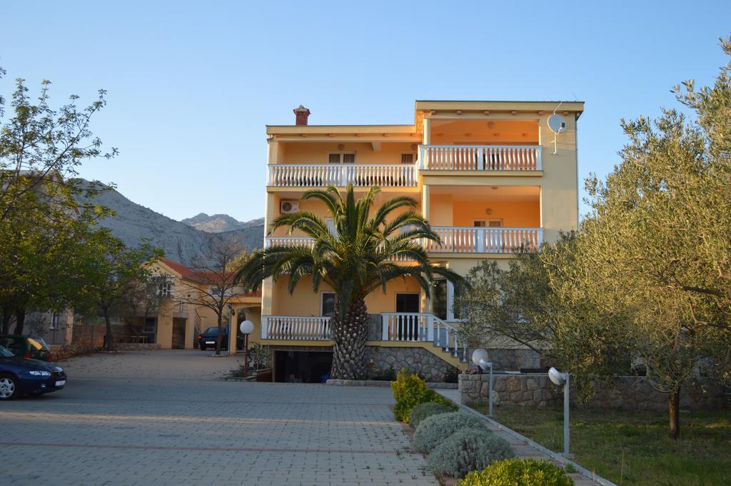 Apartments Zdenka Starigrad Paklenica Exterior photo