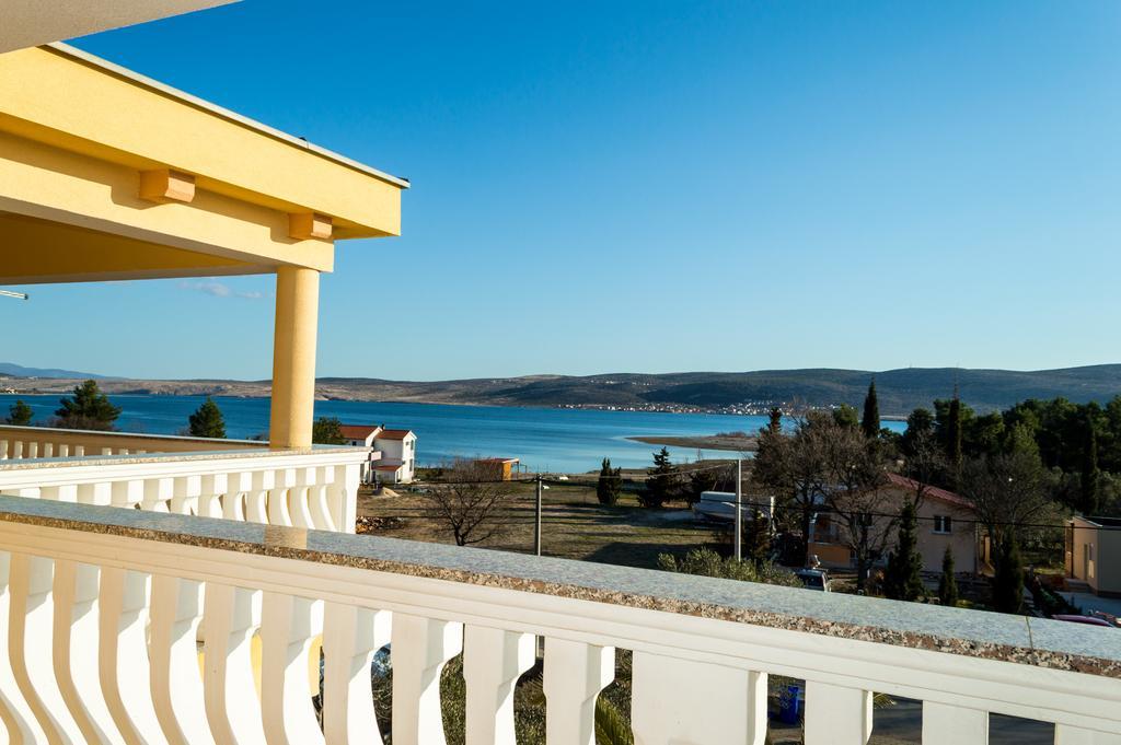 Apartments Zdenka Starigrad Paklenica Exterior photo